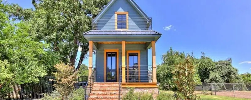 A well-known home from “Fixer Upper,” one of the Gaines couple’s most popular HGTV shows, has landed on the real estate market for $950,000.