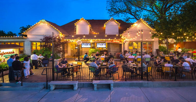 Explore Dallas neighborhoods with top-notch dining options. From Deep Ellum's eclectic eats to Uptown's upscale cuisine, discover the best food spots in the city.