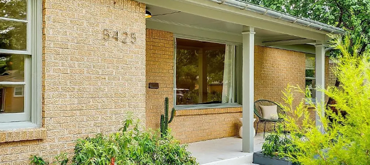 Calling all Midcentury Modern house lovers! You can now add Sunset Acres to your real estate shopping map.