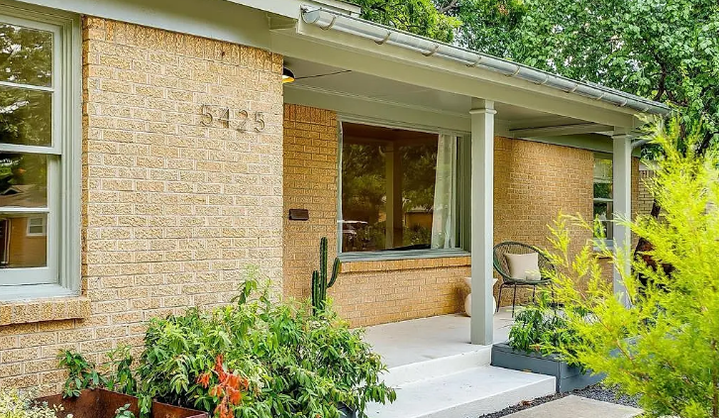 Calling all Midcentury Modern house lovers! You can now add Sunset Acres to your real estate shopping map.